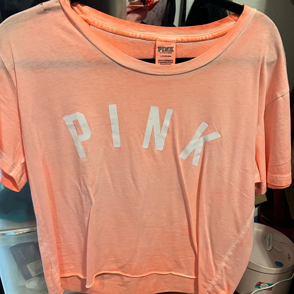 VS Pink crop t-shirt